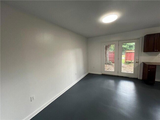 Building Photo - 7702 Belcrest Pl