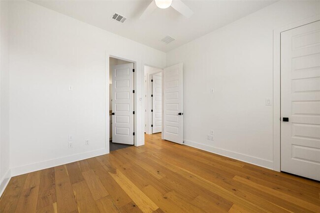 Building Photo - 308 2nd St