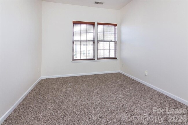 Building Photo - 9921 Kings Parade Blvd