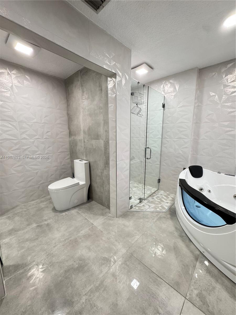 Building Photo - 5860 NW 111th Ave