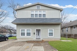 Building Photo - 127 E Pine St