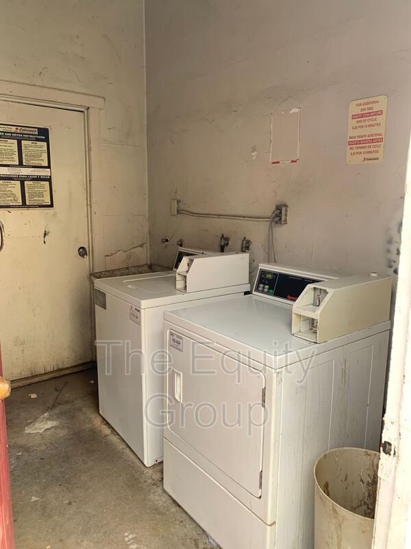 Building Photo - 570 S Richmond Ave