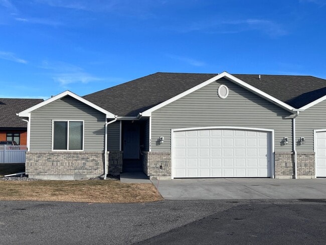Primary Photo - Gorgeous West End 4 bed Home!