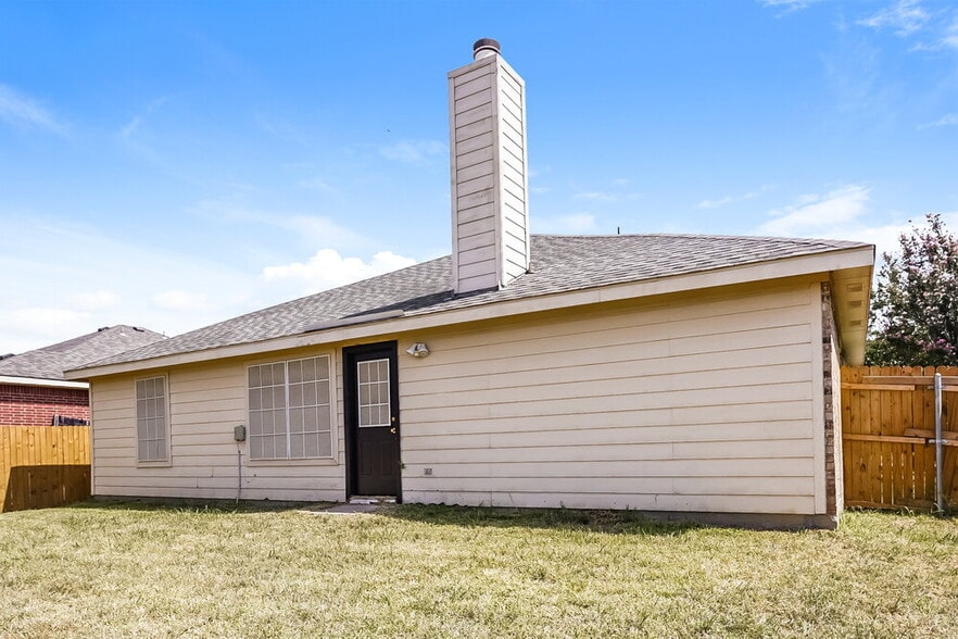 Building Photo - 813 Edgehill Rd
