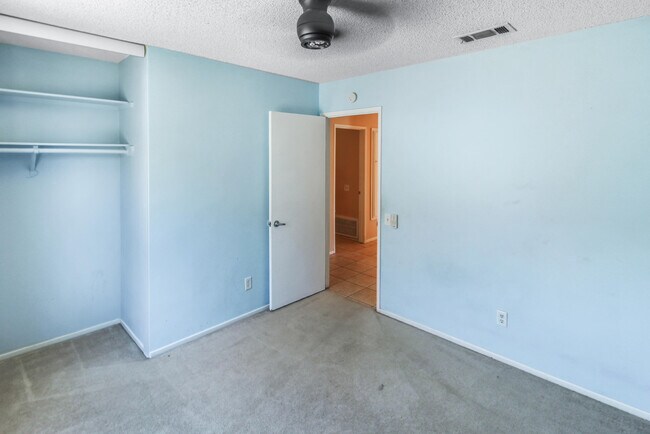 Building Photo - 76612 Florida Ave