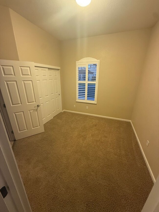 Building Photo - 4 Bed| 2.5 Bath | 2170SF | 2 Car Garage | Single Story | Tenant pays $175 monthly for WS&G