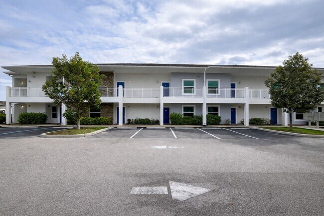 Building Photo - 3221-3409-3409 SW 8th Pl