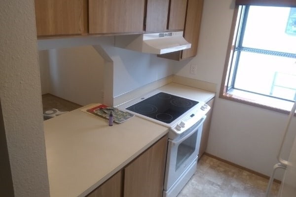 Building Photo - 424 Healy Ave S