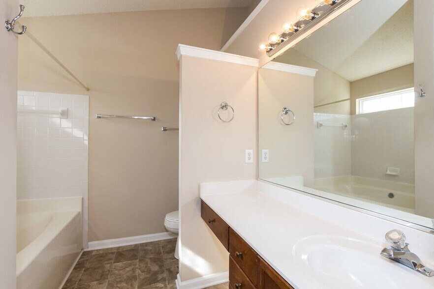 Building Photo - 3744 Sedgewick Dr SW