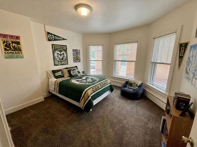 Building Photo - 1/2 Off First Months Rent! 3 Bed + 2 bonus rooms in basement, 2 Bath Home NEAR CSU! Flexible leas...