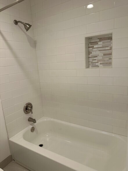 Building Photo - 6065 SW 68th Ct