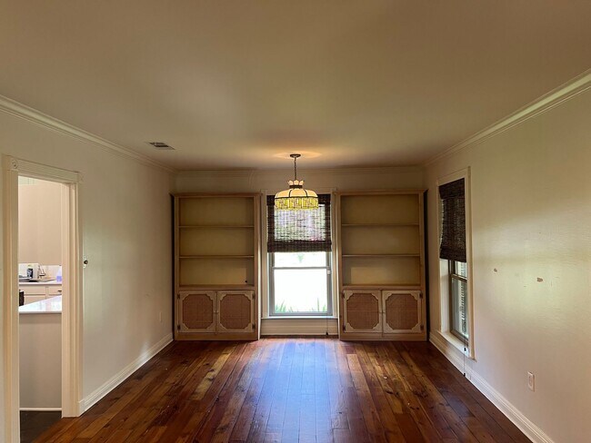 Building Photo - Beautiful Home on Esplanade across from Go...