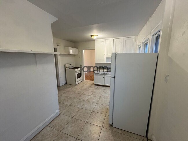 Building Photo - 12611 Franklin Blvd