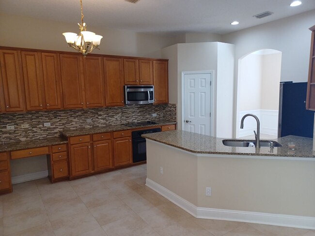 Building Photo - Gorgeous 3 BR 2 BA Lake View Rental
