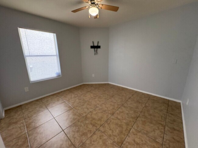 Building Photo - 4 bedroom two bath close to Cienega High S...