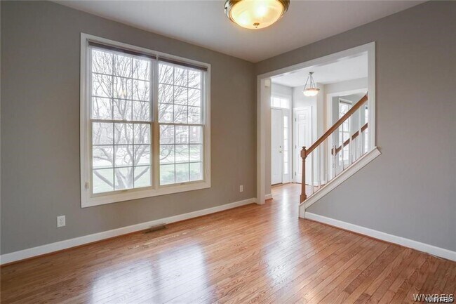 Building Photo - 5558 Martha's Vineyard