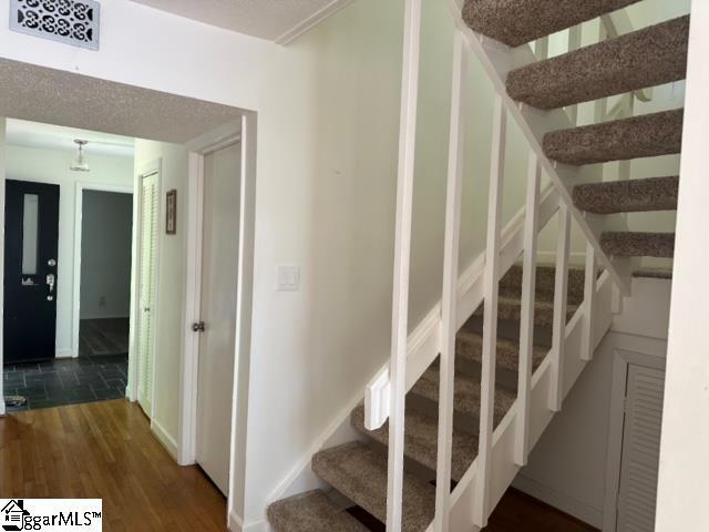 Building Photo - 126 Inglewood Way