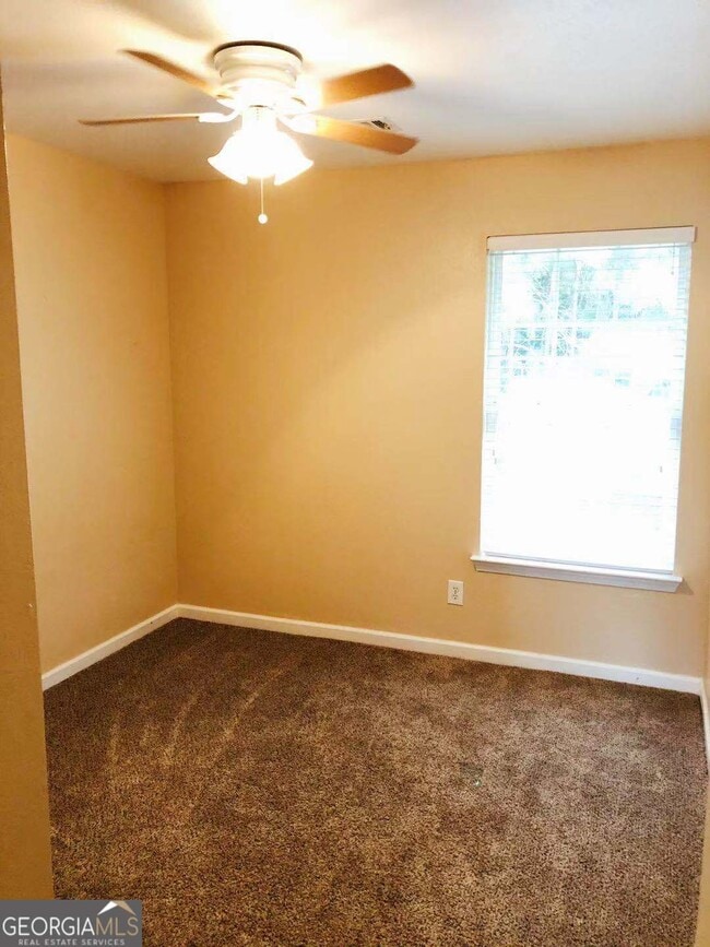 Building Photo - 301 Brookview Dr