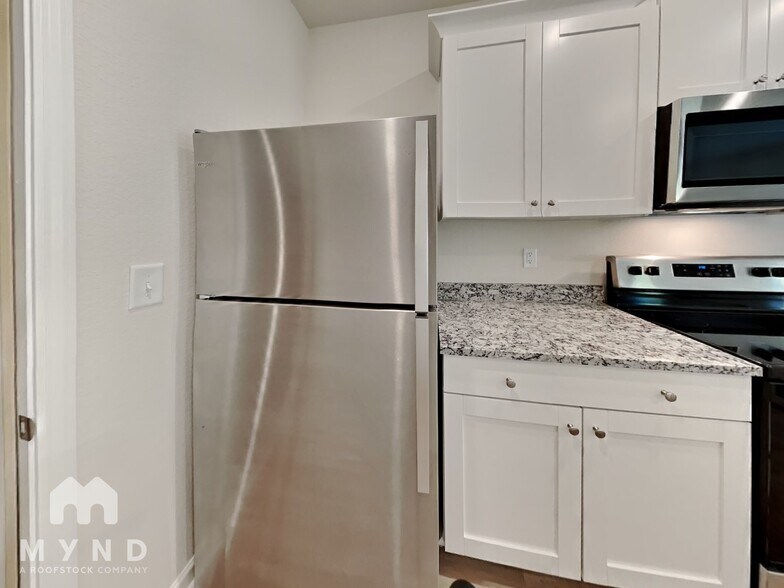 Building Photo - 302 Ivy Bank Dr