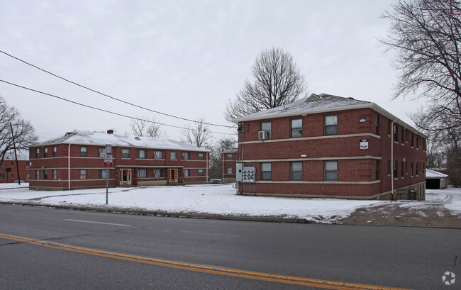 Primary Photo - Mt Airy Horseshoe Apartments