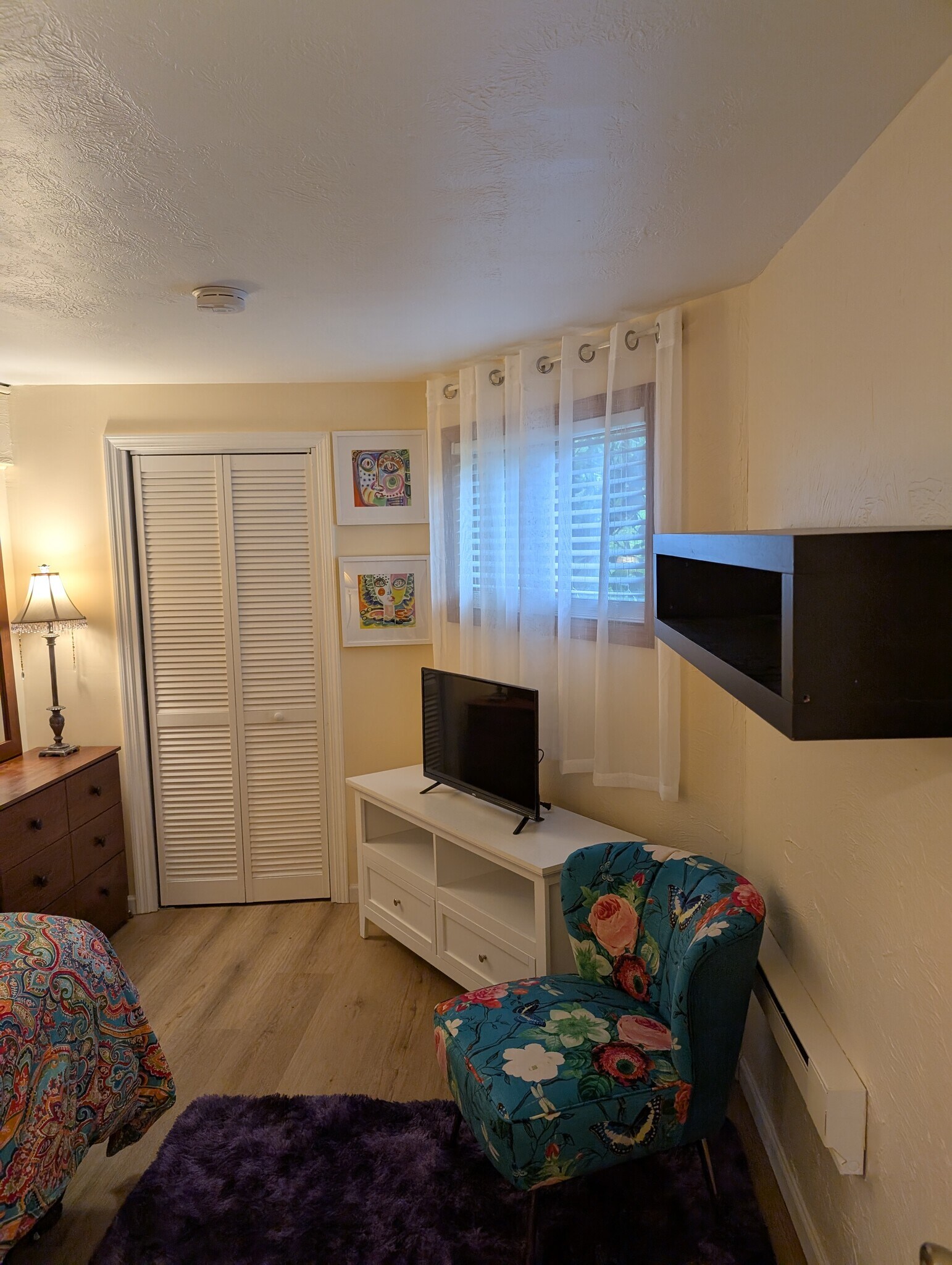 Room#3 - 12067 Gearhart Rd
