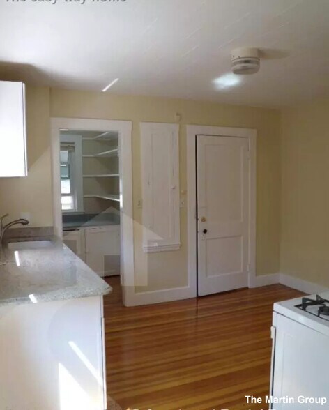 Building Photo - 47 Standish St