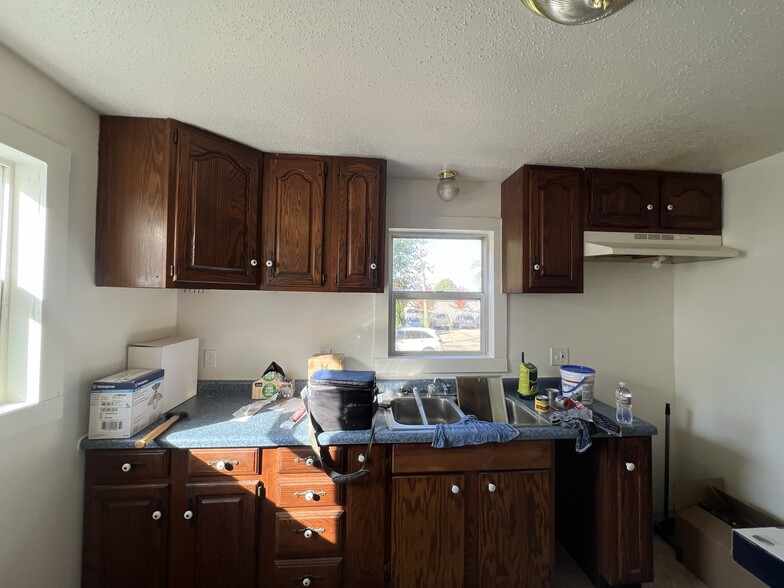 Building Photo - 1213 N Gillett St