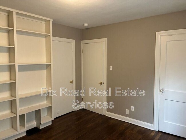 Building Photo - 112 Iroquois Ave