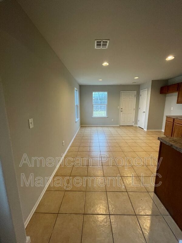 Building Photo - 11108 N 143rd E Ave