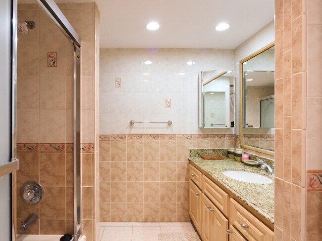 Building Photo - 563 Brackenwood Pl