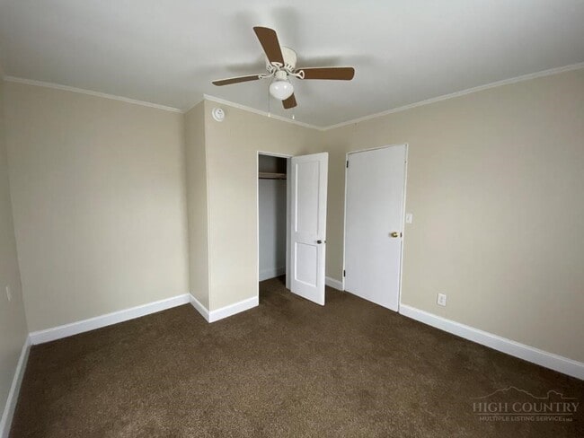 Building Photo - 11 E 5th St