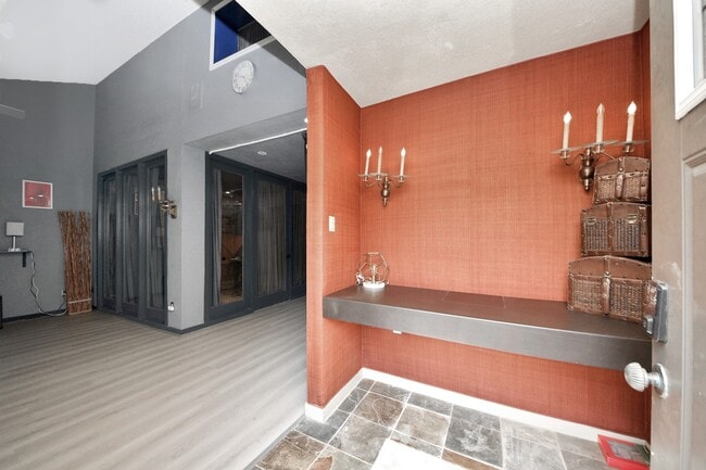Building Photo - 7877 Kendalia Dr