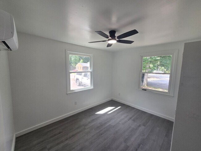 Building Photo - 2 bedroom duplex in Prince George