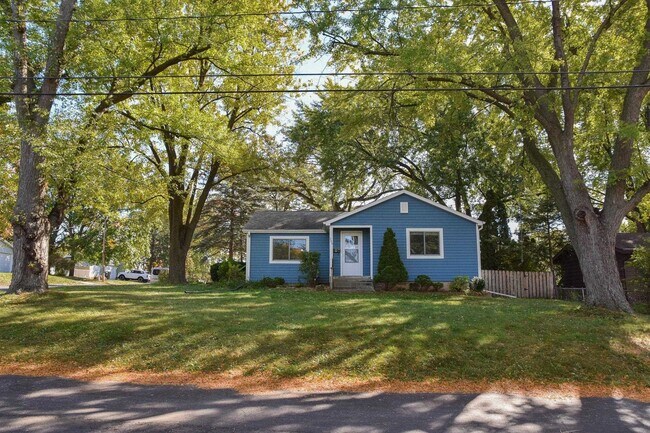Building Photo - 309 E Lakeview Ave