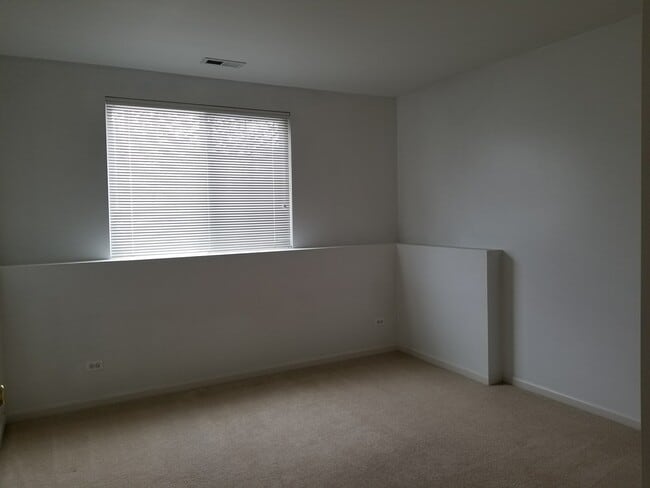 Building Photo - 2444 Emily Ln