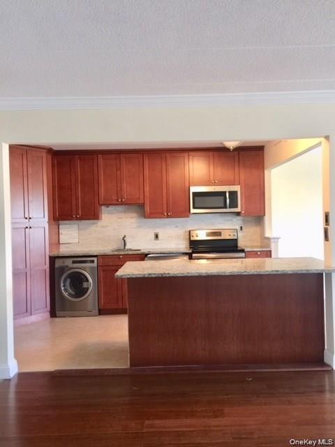 Building Photo - 30 Greenridge Ave