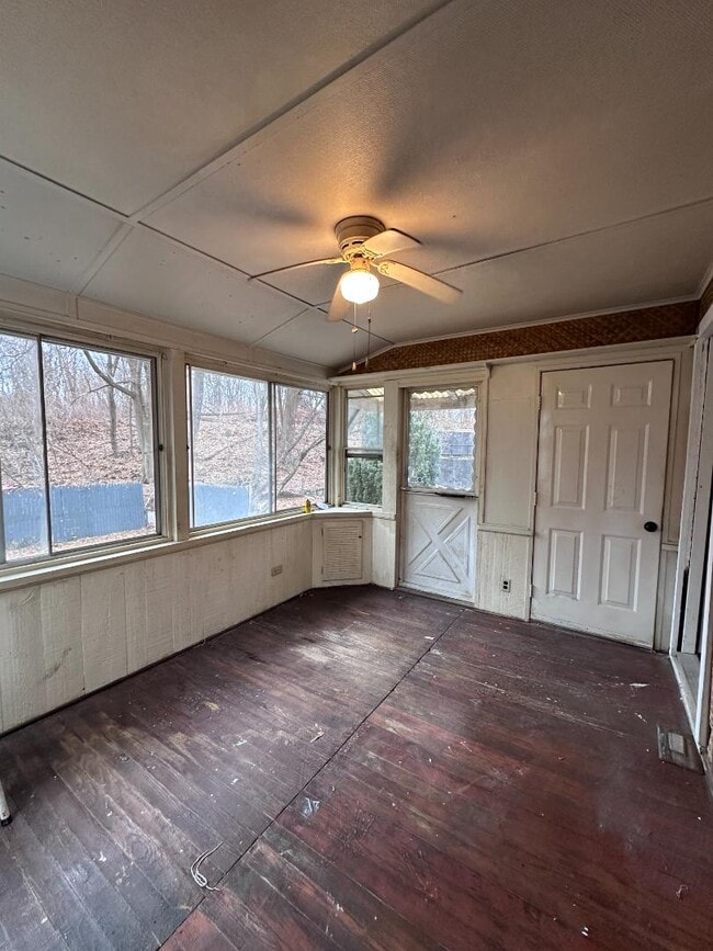 Building Photo - 81 Ashley St