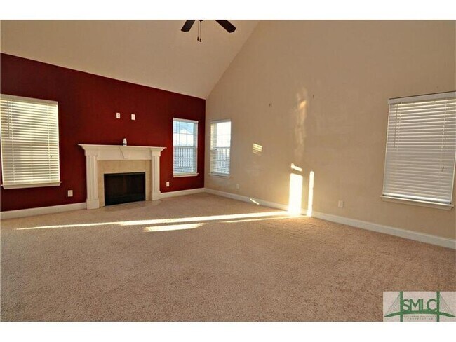 Building Photo - 165 Butler Dr