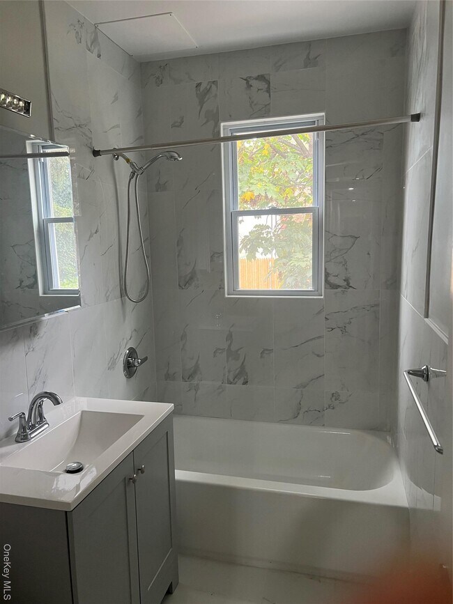 Building Photo - 59-33 48th Ave