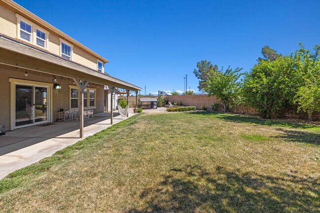 Building Photo - 4 bedrooms / 3 bathroom OPEN floor plan HOUSE for rent in LANCASTER
