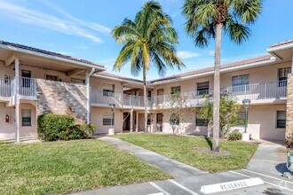 Building Photo - 8431 Royal Palm Blvd