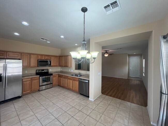 Building Photo - Spacious 3-Bedroom Home in Sought-After Jo...