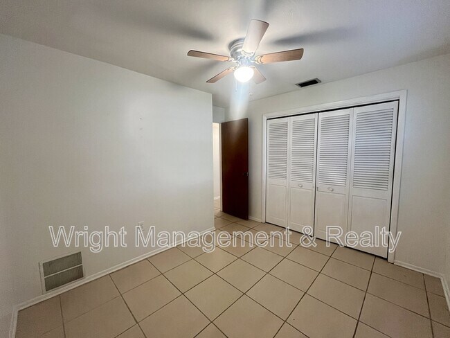 Building Photo - 705 Bayou Ave