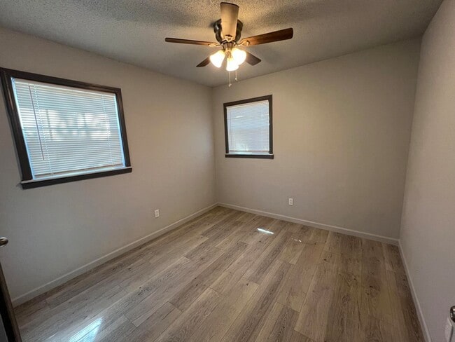 Building Photo - 801 Vanda Ave