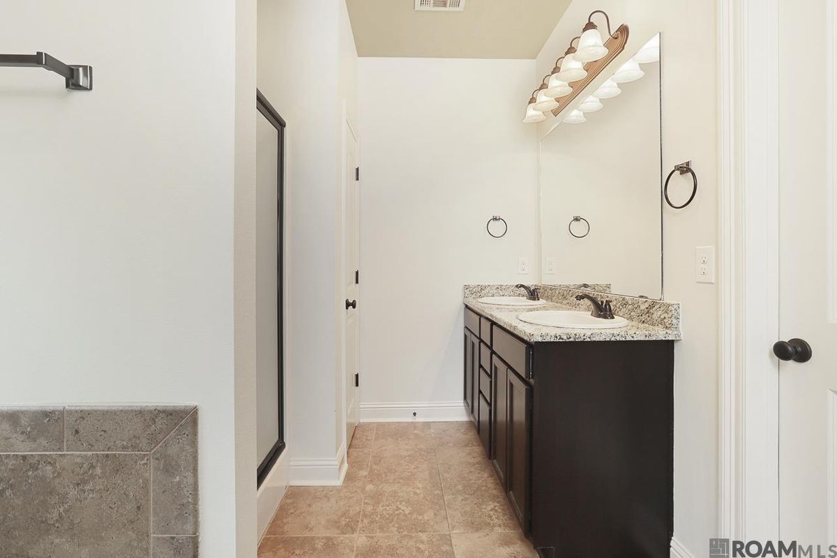 Building Photo - 16248 Timberstone Dr