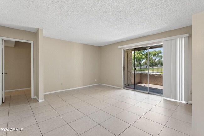 Building Photo - 4444 E Paradise Ln
