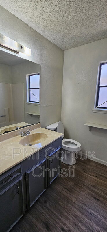 Building Photo - 6106 Angus Dr