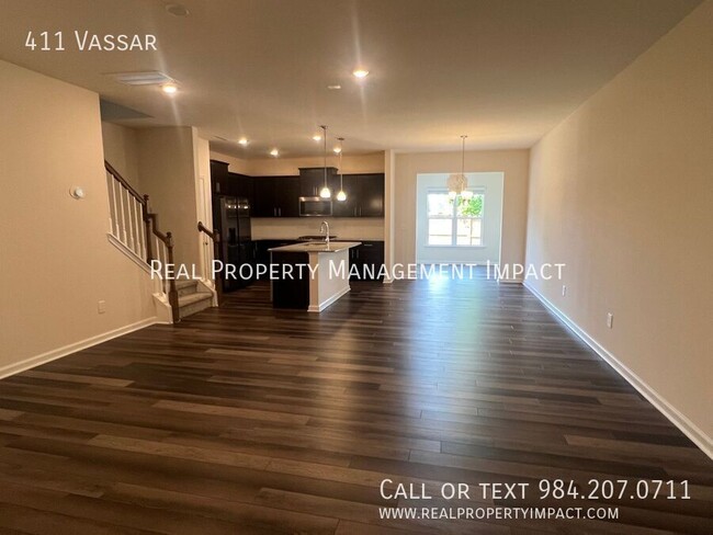 Building Photo - 411 Vassar-