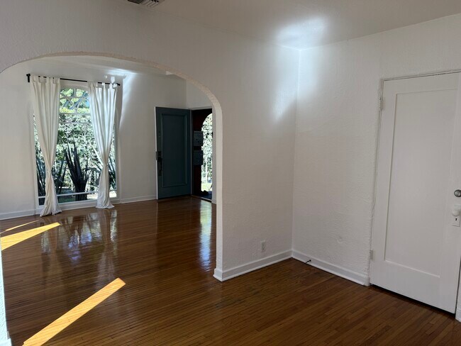 Building Photo - 8714 Rangely Ave