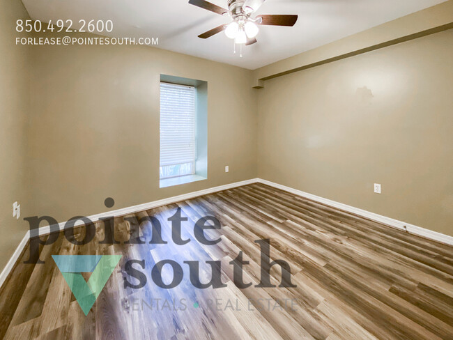 Building Photo - Bayview Terrace off Scenic Hwy!